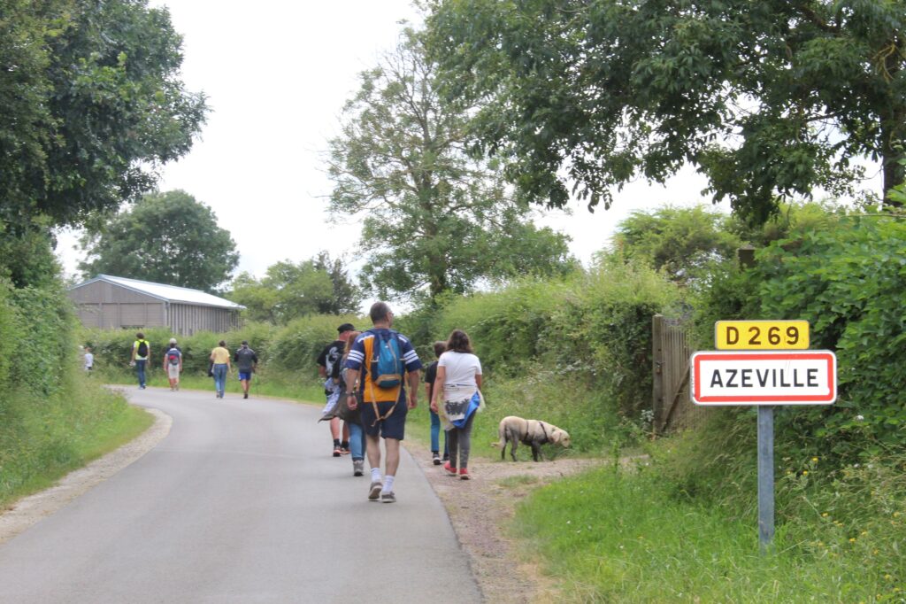 Walkers arriving in Azeville